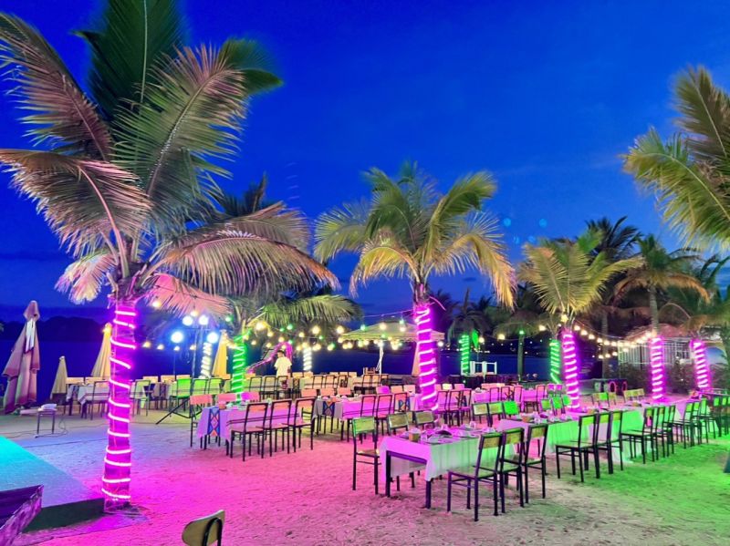 Nhận tiệc Bar bãi biển Tuần Châu